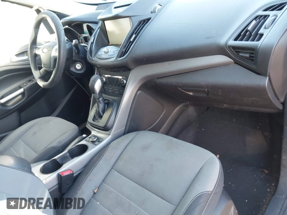 2015 Ford Escape SE with VIN 1FMCU9G93FUC32776, listed as a IAAI auction lot 41849714 with 135,875 mi miles. Bid and sale history available at carsss.com. Image 5.