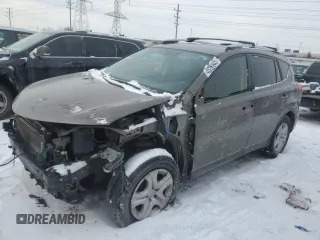 2015 Toyota RAV4 LE z VIN JTMBFREV9FD136354, wystawiony jako Copart lot #45265945 z przebiegiem 166 599 mil mil oraz Szkoda całkowita • Salvage title. Historia ofert i sprzedaży dostępna na DreamBid. Obrazek 1.