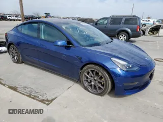 2021 Tesla Model 3 Standard Range Plus z VIN 5YJ3E1EA0MF014607, wystawiony jako Copart lot #47290835 z przebiegiem 43 251 mil mil oraz Szkoda całkowita • Salvage title. Historia ofert i sprzedaży dostępna na DreamBid. Obrazek 4.