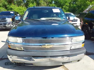 2004 Chevrolet Tahoe LT with VIN 1GNEC13Z64R186097, listed as a IAAI auction lot 42035901 with 285,408 mi miles. Bid and sale history available at carsss.com. Image 6.