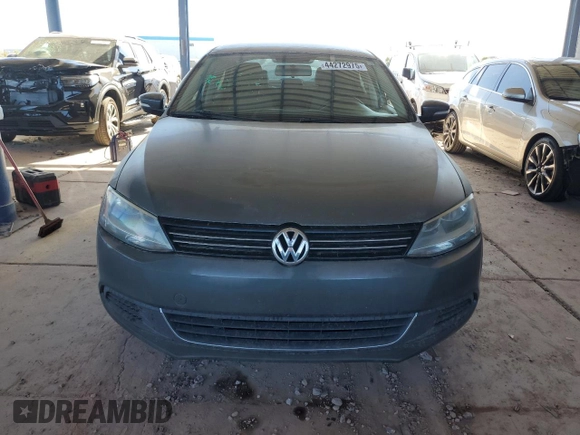 2013 Volkswagen Jetta SE with VIN 3VWBX7AJ2DM288091, listed as a Copart auction lot 44272975 with 148,976 mi miles and Salvage title. Bid and sale history available at DreamBid. Image 5.