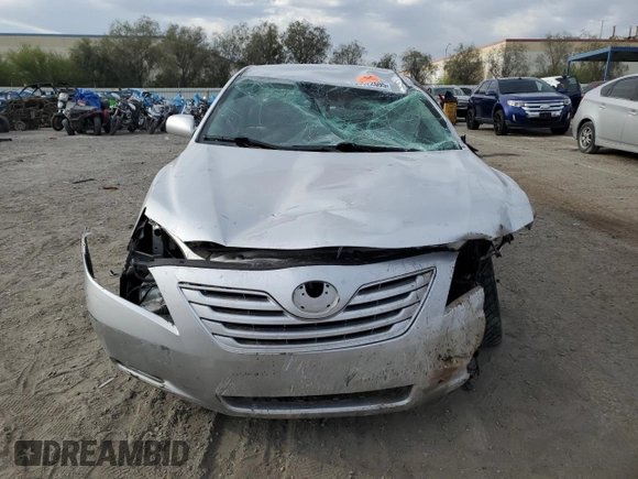 2008 Toyota Camry LE z VIN 4T1BE46K48U790865, wystawiony jako Copart lot #53522695 z przebiegiem 106 293 mil mil oraz Szkoda całkowita • Salvage title. Historia ofert i sprzedaży dostępna na DreamBid. Obrazek 5.