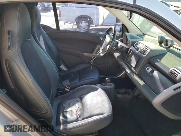 2009 Smart fortwo Passion with VIN WMEEK31X49K302911, listed as a Copart auction lot 63496915 with 44,047 mi miles and Salvage title. Bid and sale history available at DreamBid. Image 10.