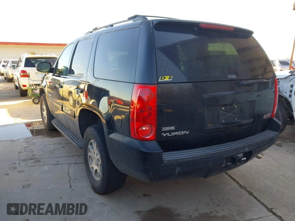 2008 GMC Yukon SLT w/4SB with VIN 1GKFC13068R109156, listed as a IAAI auction lot 41658588 with 224,669 mi miles. Bid and sale history available at carsss.com. Image 3.