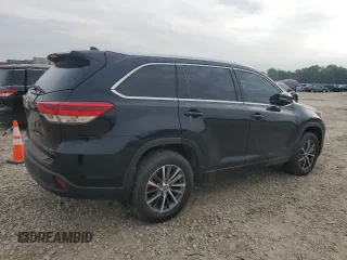 2018 Toyota Highlander SE with VIN 5TDJZRFH9JS556088, listed as a Copart auction lot 64148555 with 50,645 mi miles and Clean title. Bid and sale history available at DreamBid. Image 3.