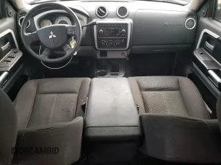 2008 Mitsubishi Raider LS z VIN 1Z7HC28K98S619809, wystawiony jako Copart lot #74547364 z przebiegiem 122 835 mil mil oraz Szkoda całkowita • Salvage title. Historia ofert i sprzedaży dostępna na DreamBid. Obrazek 8.