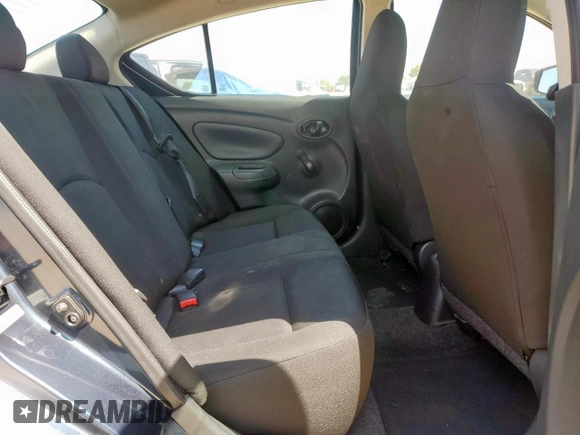 2016 Nissan Versa S z VIN 3N1CN7AP7GL841512, wystawiony jako Copart lot #56961835 z przebiegiem 109 393 mil mil oraz Czysty tytuł • Clean title. Historia ofert i sprzedaży dostępna na DreamBid. Obrazek 10.