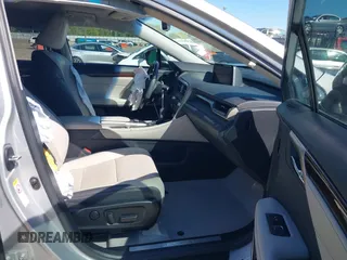 2019 Lexus RX 350 z VIN 2T2ZZMCA9KC130775, wystawiony jako IAAI lot #42191055 z przebiegiem 59 372 mil mil oraz . Historia ofert i sprzedaży dostępna na DreamBid. Obrazek 5.