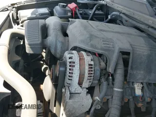 2011 Cadillac Escalade ESV Premium с VIN 1GYS4JEFXBR161853, выставлен на аукционе IAAI как лот 42095261 с пробегом 210 363 миль миль и . История ставок и продаж доступна на DreamBid. Изображение 19.