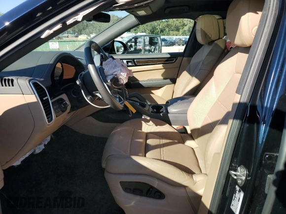 2023 Porsche Cayenne z VIN WP1BA2AY7PDA25775, wystawiony jako Copart lot #82593704 z przebiegiem 24 220 mil mil oraz Szkoda całkowita • Salvage title. Historia ofert i sprzedaży dostępna na DreamBid. Obrazek 7.