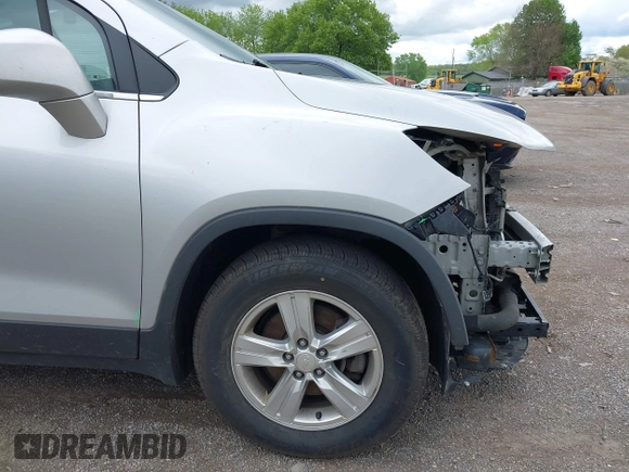 2019 Chevrolet Trax LT z VIN 3GNCJLSB4KL256651, wystawiony jako IAAI lot #42179904 z przebiegiem 132 143 mil mil oraz . Historia ofert i sprzedaży dostępna na DreamBid. Obrazek 18.