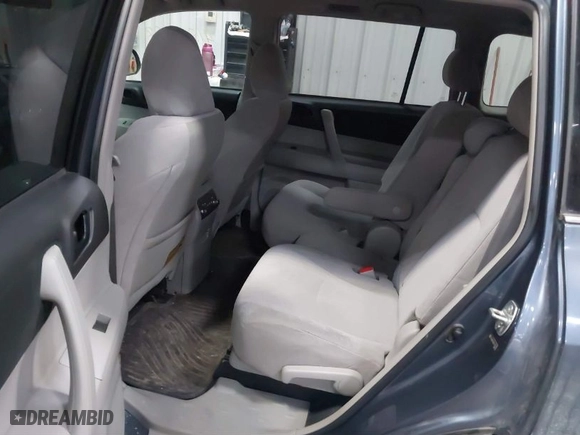 2012 Toyota Highlander with VIN 5TDBK3EH9CS119511, listed as a IAAI auction lot 41581563 with 131,970 mi miles. Bid and sale history available at carsss.com. Image 8.