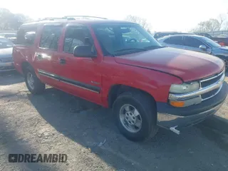 2000 Chevrolet Suburban LS with VIN 3GNEC16T5YG100341, listed as a IAAI auction lot 41900501 with 256,073 mi miles. Bid and sale history available at carsss.com. Image 1.