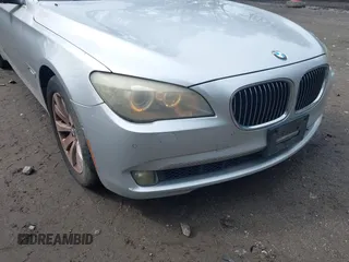 2011 BMW 7 Series 750Li xDrive z VIN WBAKC8C53BC433168, wystawiony jako IAAI lot #42189726 z przebiegiem 177 368 mil mil oraz . Historia ofert i sprzedaży dostępna na DreamBid. Obrazek 6.