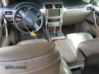 2013 Lexus GX 460 z VIN JTJBM7FX1D5059848, wystawiony jako Copart lot #55605985 z przebiegiem 193 794 mil mil oraz Szkoda całkowita • Salvage title. Historia ofert i sprzedaży dostępna na DreamBid. Obrazek 8.