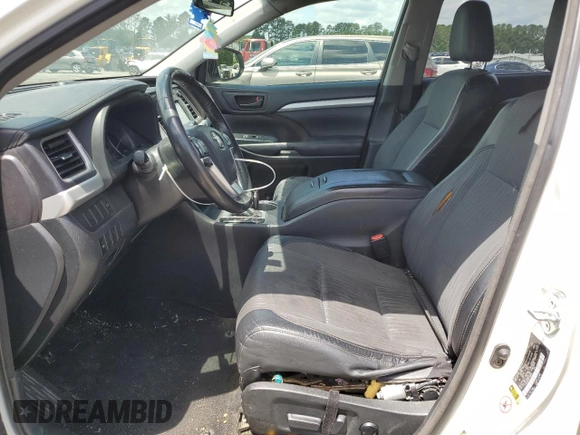 2015 Toyota Highlander LE Plus z VIN 5TDZKRFH6FS088643, wystawiony jako Copart lot #58066475 z przebiegiem 258 894 mil mil oraz Czysty tytuł • Clean title. Historia ofert i sprzedaży dostępna na DreamBid. Obrazek 7.