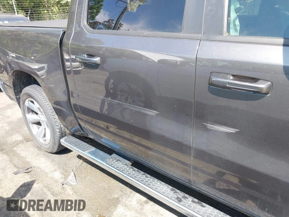 2021 Ram 1500 Big Horn z VIN 1C6RREFM5MN813578, wystawiony jako IAAI lot #42066531 z przebiegiem 77 207 mil mil oraz . Historia ofert i sprzedaży dostępna na DreamBid. Obrazek 17.