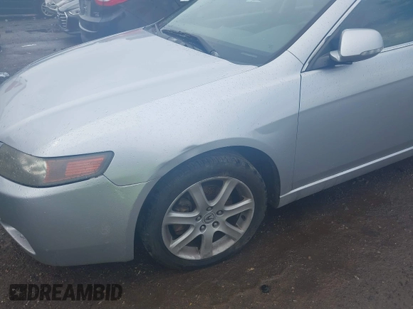 2004 Acura TSX with VIN JH4CL96844C016596, listed as a IAAI auction lot 40133631 with 203,867 mi miles. Bid and sale history available at carsss.com. Image 6.