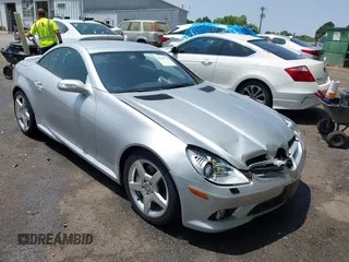 2008 Mercedes-Benz SLK 350 z VIN WDBWK56F98F184942, wystawiony jako IAAI lot #42397775 z przebiegiem 80 851 mil mil oraz . Historia ofert i sprzedaży dostępna na DreamBid. Obrazek 1.