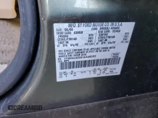 2001 Ford Excursion Limited z VIN 1FMNU43S81EA48392, wystawiony jako Copart lot #50074235 z przebiegiem 191 321 mil mil oraz Szkoda całkowita • Salvage title. Historia ofert i sprzedaży dostępna na DreamBid. Obrazek 12.