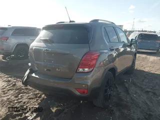2022 Chevrolet Trax LT with VIN KL7CJPSM2NB530904, listed as a IAAI auction lot 41450539 with 41,280 mi miles. Bid and sale history available at carsss.com. Image 4.
