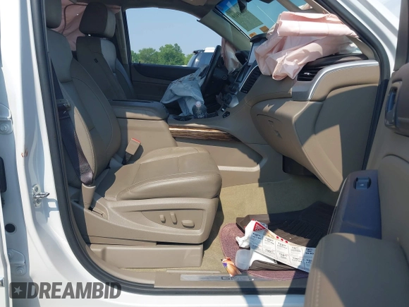 2017 GMC Yukon XL SLT with VIN 1GKS2GKC8HR384902, listed as a IAAI auction lot 39649419 with 27,260 mi miles. Bid and sale history available at carsss.com. Image 5.