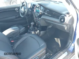 2019 MINI Hardtop Cooper with VIN WMWXP5C52K2H97728, listed as a IAAI auction lot 42026666 with 61,464 mi miles and . Bid and sale history available at DreamBid. Image 5.