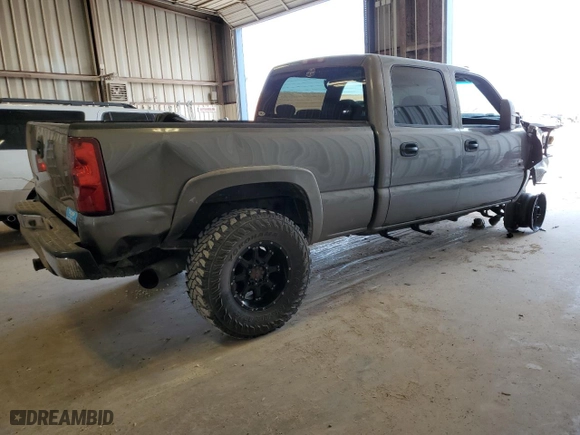 2006 Chevrolet Silverado 2500HD LT1 with VIN 1GCHK23D26F160135, listed as a Copart auction lot 48305535 with NaN miles and Salvage Title. Bid and sale history available at carsss.com. Image 3.