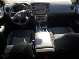 2018 Nissan Pathfinder SV z VIN 5N1DR2MM9JC638534, wystawiony jako Copart lot #53893405 z przebiegiem 120 397 mil mil oraz Szkoda całkowita • Salvage title. Historia ofert i sprzedaży dostępna na DreamBid. Obrazek 8.