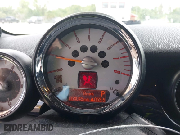 2010 MINI Convertible with VIN WMWMR3C52ATU97825, listed as a IAAI auction lot 42349417 with 64,045 mi miles and . Bid and sale history available at DreamBid. Image 7.