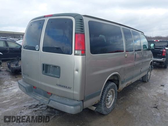 2002 Chevrolet Express z VIN 1GAGG25R121216538, wystawiony jako IAAI lot #41573071 z przebiegiem 205 409 mil mil oraz . Historia ofert i sprzedaży dostępna na DreamBid. Obrazek 4.