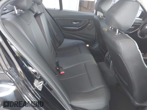 2015 BMW 3 Series 320i с VIN WBA3B1G50FNT64152, выставлен на аукционе IAAI как лот 42303555 с пробегом 115 421 миль миль и . История ставок и продаж доступна на DreamBid. Изображение 8.