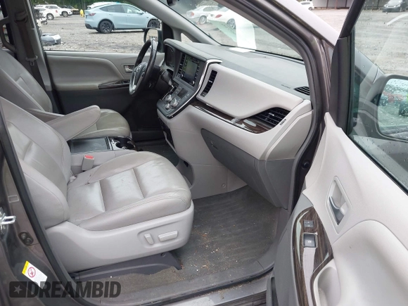 2018 Toyota Sienna XLE Auto Access Seat with VIN 5TDYZ3DCXJS907898, listed as a IAAI auction lot 42346946 with 119,903 mi miles and . Bid and sale history available at DreamBid. Image 5.
