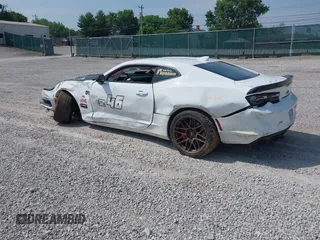 2019 Chevrolet Camaro 2SS с VIN 1G1FG1R78K0153815, выставлен на аукционе IAAI как лот 42409195 с пробегом 23 314 миль миль и . История ставок и продаж доступна на DreamBid. Изображение 3.