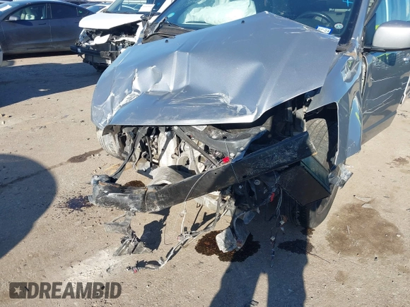 2019 Dodge Grand Caravan GT with VIN 2C4RDGEGXKR749990, listed as a IAAI auction lot 41670803 with Not Provided miles and . Bid and sale history available at DreamBid. Image 6.