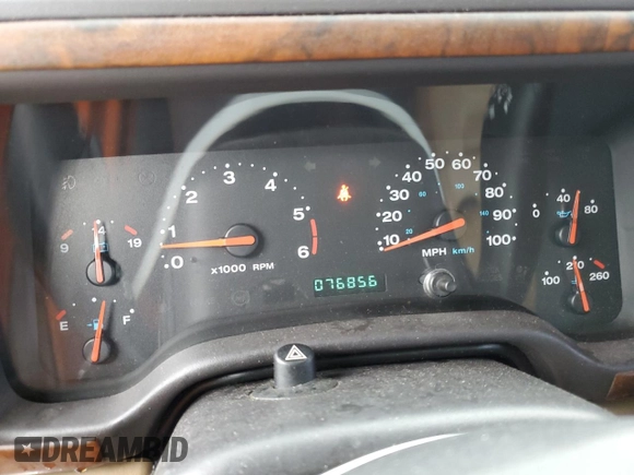 2001 Jeep Wrangler Sahara z VIN 1J4FA59SX1P305100, wystawiony jako Copart lot #58606685 z przebiegiem 76 856 mil mil oraz Czysty tytuł • Clean title. Historia ofert i sprzedaży dostępna na DreamBid. Obrazek 9.