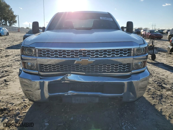 2019 Chevrolet Silverado 2500HD Work Truck with VIN 2GC2CREG6K1171885, listed as a Copart auction lot 82548304 with 153,895 mi miles and Salvage Title. Bid and sale history available at carsss.com. Image 5.