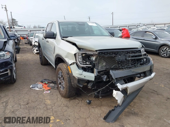 2024 Ford Ranger XLT with VIN 1FTER4HH7RLE32321, listed as a IAAI auction lot 41790946 with 9,000 mi miles. Bid and sale history available at carsss.com. Image 1.