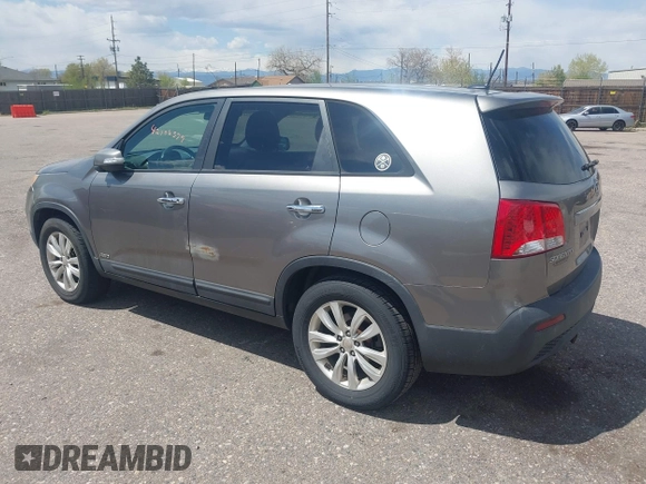 2011 Kia Sorento EX with VIN 5XYKUDA29BG010219, listed as a IAAI auction lot 42106579 with 233,350 mi miles. Bid and sale history available at carsss.com. Image 3.