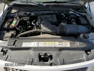 2001 Ford Expedition Eddie Bauer with VIN 1FMFU18L31LA05157, listed as a Copart auction lot 58093335 with 233,649 mi miles and Clean title. Bid and sale history available at DreamBid. Image 12.