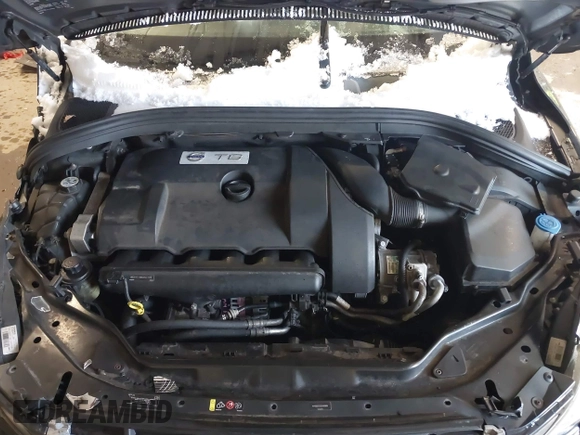 2013 Volvo XC60 T6 with VIN YV4902DZ2D2460909, listed as a IAAI auction lot 41167603 with 161,011 mi miles and . Bid and sale history available at DreamBid. Image 10.