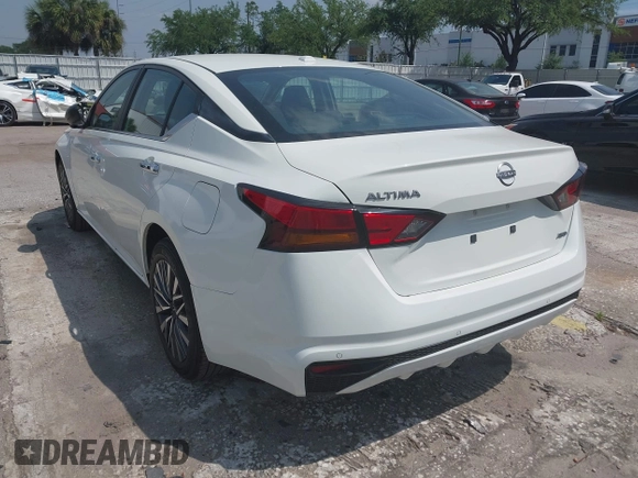 2025 Nissan Altima SV with VIN 1N4BL4DWXSN353315, listed as a IAAI auction lot 41975505 with 6,428 mi miles and . Bid and sale history available at DreamBid. Image 3.