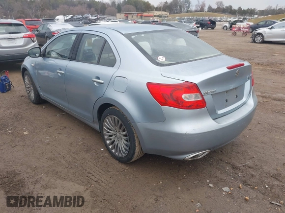 2011 Suzuki Kizashi SE z VIN JS2RE9A39B6110962, wystawiony jako IAAI lot #41735978 z przebiegiem 138 002 mil mil oraz . Historia ofert i sprzedaży dostępna na DreamBid. Obrazek 3.