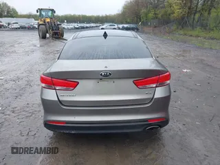 2016 Kia Optima EX z VIN 5XXGU4L3XGG085728, wystawiony jako IAAI lot #42179434 z przebiegiem 93 589 mil mil oraz . Historia ofert i sprzedaży dostępna na DreamBid. Obrazek 16.