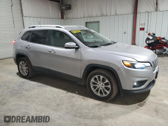 2019 Jeep Cherokee Latitude z VIN 1C4PJLCB5KD242546, wystawiony jako Copart lot #51445625 z przebiegiem 140 256 mil mil oraz Szkoda całkowita • Salvage title. Historia ofert i sprzedaży dostępna na DreamBid. Obrazek 4.