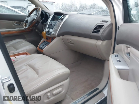 2006 Lexus RX 330 with VIN 2T2HA31U26C091155, listed as a IAAI auction lot 41628324 with 177,686 mi miles. Bid and sale history available at carsss.com. Image 5.