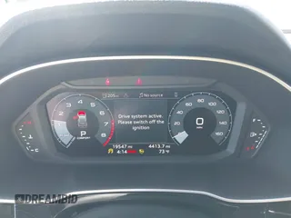 2022 Audi Q3 S line Premium z VIN WA1DECF32N1148121, wystawiony jako IAAI lot #42304046 z przebiegiem 19 547 mil mil oraz . Historia ofert i sprzedaży dostępna na DreamBid. Obrazek 7.