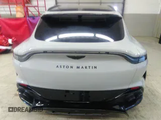 2023 Aston Martin DBX 707 z VIN SD7VUJBW2PTV05712, wystawiony jako IAAI lot #40673188 z przebiegiem 4702 mil mil oraz . Historia ofert i sprzedaży dostępna na DreamBid. Obrazek 17.