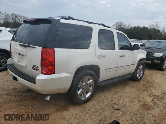 2010 GMC Yukon SLT with VIN 1GKMCCE36AR173617, listed as a Copart auction lot 89143085 with 227,947 mi miles and Salvage Title. Bid and sale history available at carsss.com. Image 3.