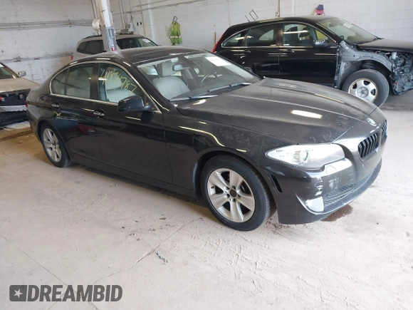 2011 BMW 5 Series 528i with VIN WBAFR1C50BC736884, listed as a IAAI auction lot 41834787 with 284,117 mi miles and . Bid and sale history available at carsss.com. Image 1.